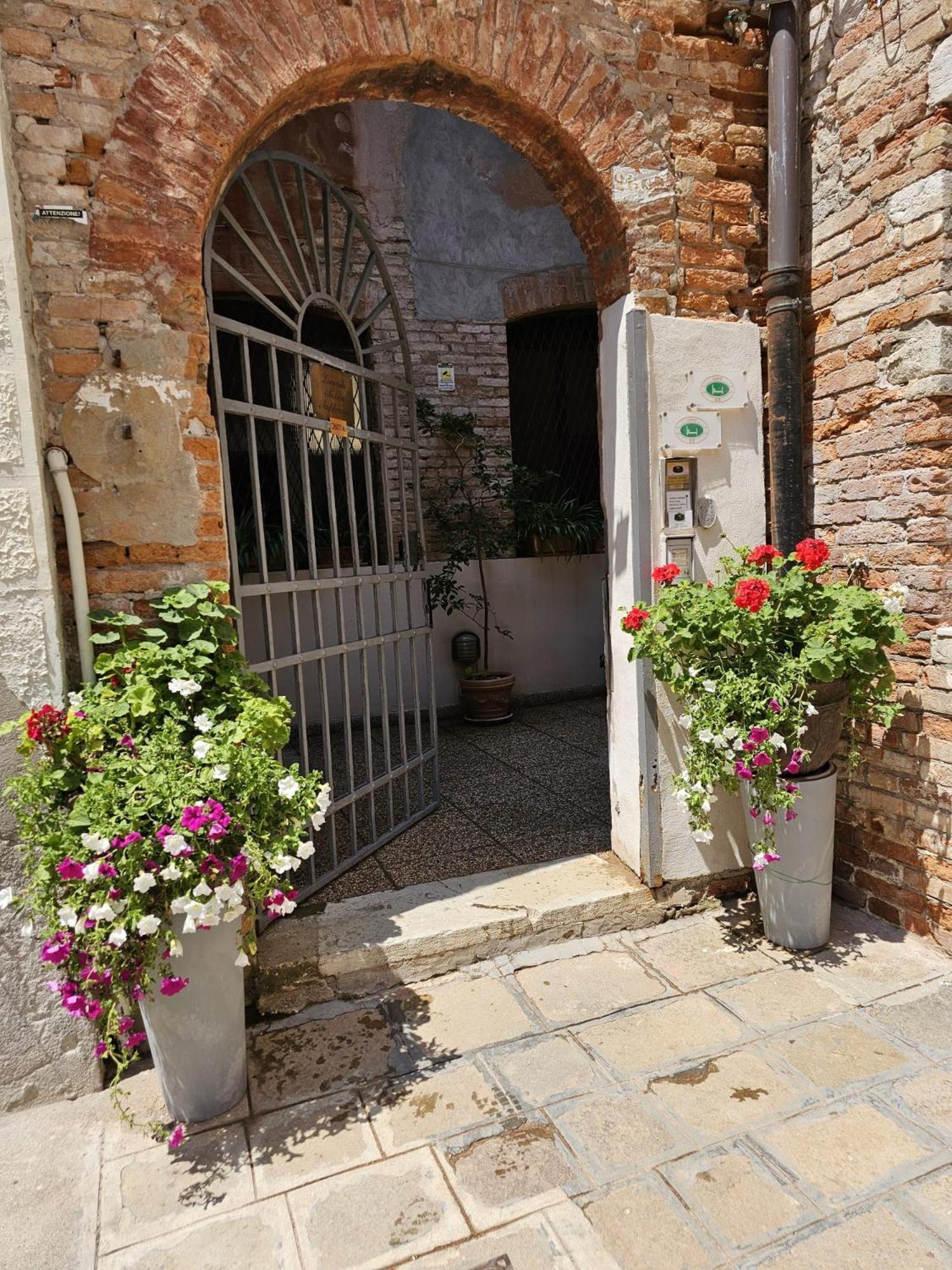 Hotel Antica Raffineria Venecia Exterior foto